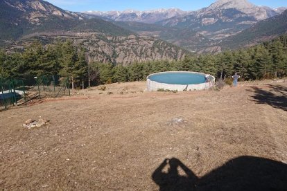 El depósito de la ADF del que se trasvasa agua para abastecer a las masías de Montcalb de Guixers.