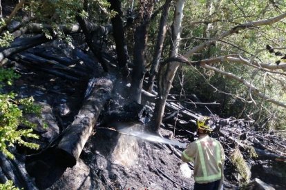 Un incendi a l'acabar les falles d'Erill la Vall calcina 900 metres quadrats de vegetació forestal