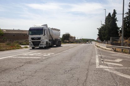 Imatge de la carretera N-II al seu pas per Vilagrassa.