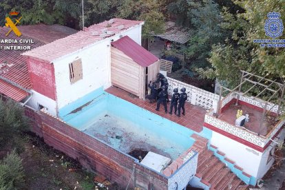 Momento en el que los agentes entraban en la torre.