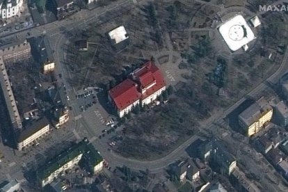 Imagen satelital del teatro que tenía la palabra 'niños' escrita