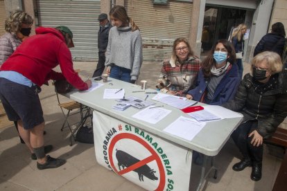 La plataforma seguirá pidiendo firmas hasta frenar el proyecto.