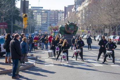 El grupo de batucada Tam Tam Tukem y Lo Marraco, encabezaron el desfile.