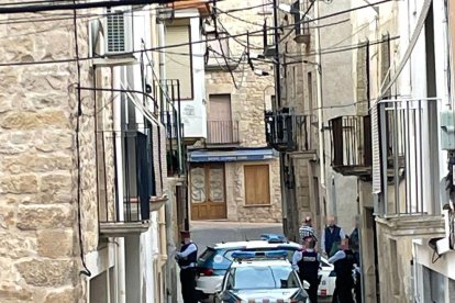 La actuación policial se produjo sobre las dos de la tarde de ayer en el centro histórico de Arbeca.