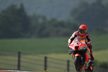 Marc Márquez comença fisioteràpia per guanyar mobilitat i força al braç