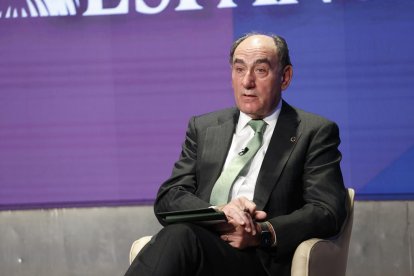 Iberdrola plantea modificar la tarifa regulada para lograr rebajas del 40 %