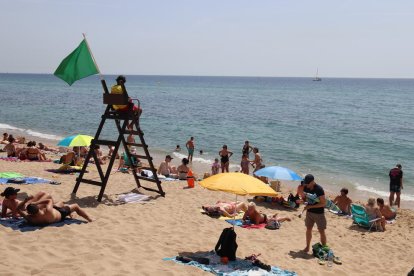 Una playa de Badalona