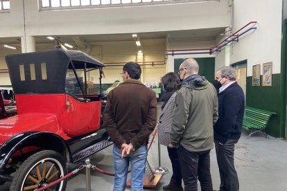 Vehicles funeraris antics al Museu Roda Roda