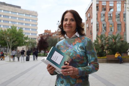 Núria Perpinyà va presentar ahir a Lleida nova novel·la, ‘Diatomea’.