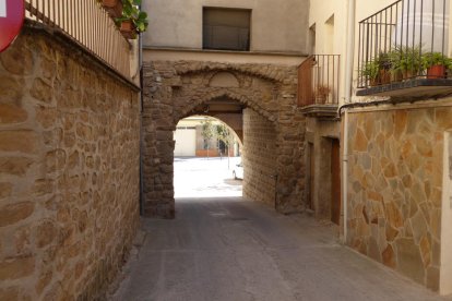 Una calle de Montgai.