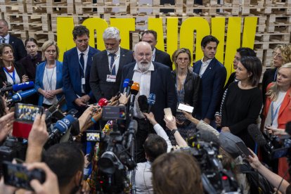 Frans Timmermans, vicepresidente de la Comisión Europea, habla en una conferencia de prensa.