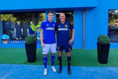 El Lleida Esportiu presenta samarreta amb nous patrocinis