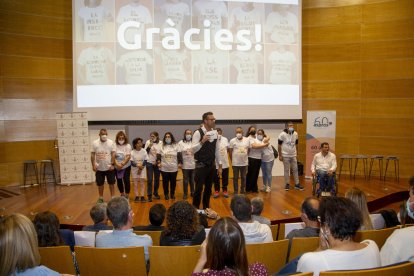 En l’esdeveniment 12 usuaris de la fundació van pujar a l’escenari al costat de Sergi Grimau i Albert Llovera.