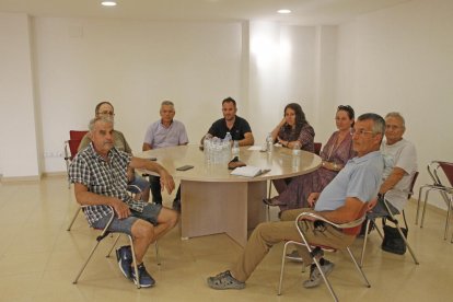 Imagen de la reunión de ayer entre representantes de municipios y de partidas de l’Horta.