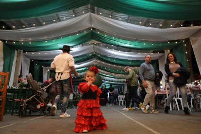 Comença la 18 Feria de Abril de Lleida amb l'encesa de la Portalada