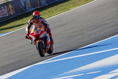 Marc Márquez durante la sesión de ayer en el circuito de Jerez.