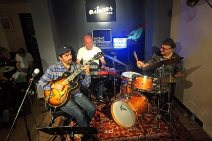 El trio Jordi Mestre & Bogalosers, al festival Jazz Tardor 2022.