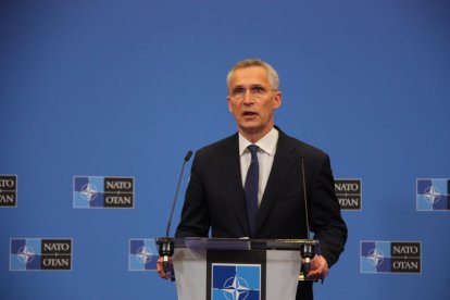 El secretari general de l'OTAN, Jens Stoltenberg, en la roda de premsa posterior a la cimera extraordinària entre els líders de l'OTAN, el G7, i la UE