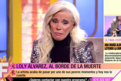 Loly Álvarez contando sus penas.