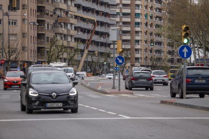 Imagen de tráfico rodado ayer por Passeig de Ronda.