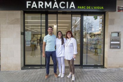 El Parc de l'Aigua acoge la inauguración de la nueva farmacia Anna Cerqueda 