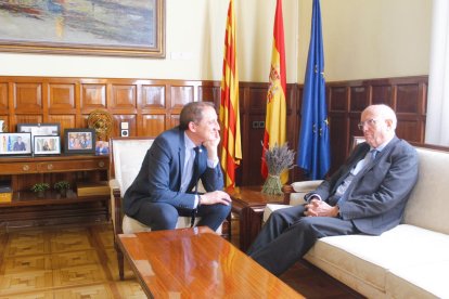 Cespín se reunió ayer con el comisario del PERTE, Jordi Carbonell.