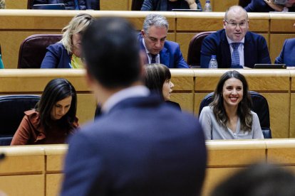 La ministra de Igualdad, Irene Montero, durante la comparecencia de Pedro Sánchez en el Senado.