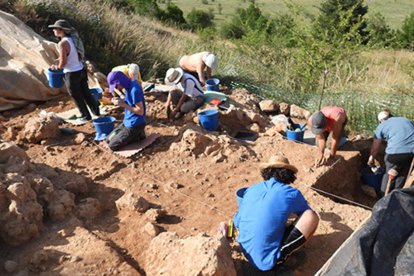 Excavaciones en al yacimiento de Montlleó.