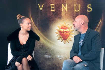 Ester Expósito y el director leridano Jaume Balagueró, ayer antes del estreno de ‘Venus’ en Sitges.