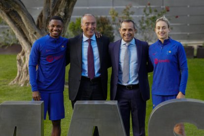 Ansu Fati, Rafa Yuste, Sergi Barjuán y Alexia Putellas durante el acto de la Barça Academy World Cup.