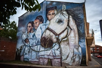 El mural 'Ellas me encadenaron', de l'artista de la Seu B:K Mafia, guanyador del premi del jurat