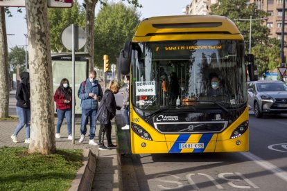 Imatge d’un bus en serveis mínims a la vaga del passat 22 d’abril.