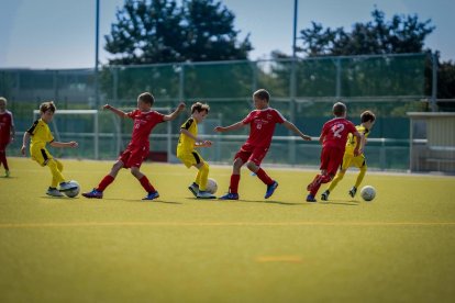 Los deportes, una de las actividades extraescolares más elegidas por los padres.