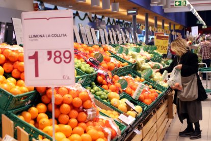 Primer dia amb la rebaixa de l'IVA en productes de primera necessitat: aquests són els productes que ara són més barats