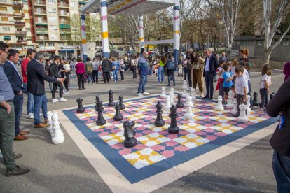 El Clot celebra l'acabament del mural urbà a la plaça