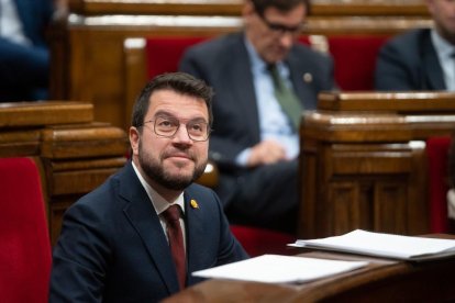 El president de la Generalitat, Pere Aragonès, durant una sessió plenària al Parlament.