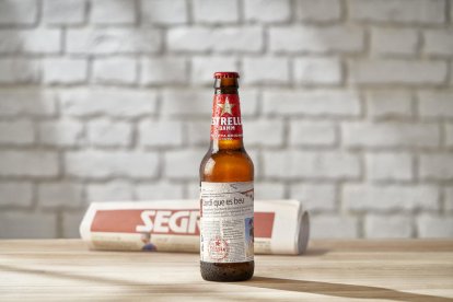 SEGRE és un dels protagonistes d'aquesta nova col·lecció d'ampolles d'Estrella Damm.