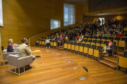 Imatge de la jornada dels trenta anys d’Educació Social a l’auditori del campus de Cappont.