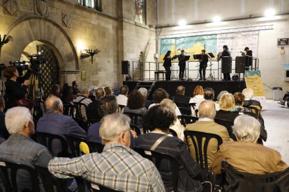 El quintet Bòreas Ensemble, d’alumnes del Conservatori del Liceu, ahir a la plaça Paeria.