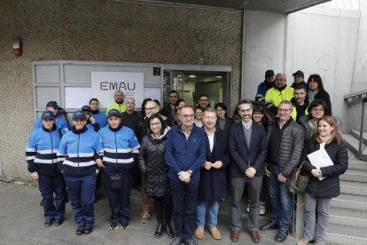 Pueyo, con responsables municipales y empleados de la zona azul.