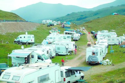 Imatge d’arxiu d’autocaravanes al pla de Beret.