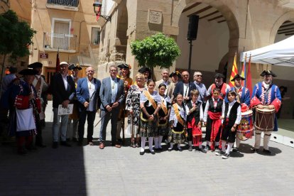 Almenar ostenta el título de Paeria con Lleida, Cervera y Balaguer.