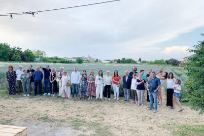 Foto de família de la inauguració de la floració de lavanda.