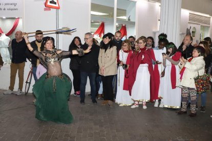 El Mercat Romà inclou actuacions com aquesta, que va tenir lloc ahir a la nit.