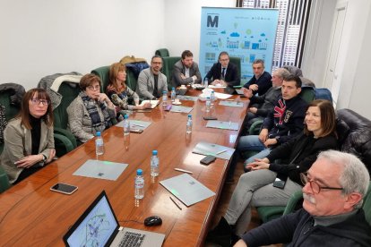 Un moment de la reunió celebrada ahir.