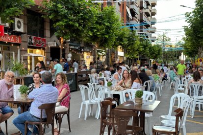 Alguns carrers van quedar tallats per terrasses de bars.