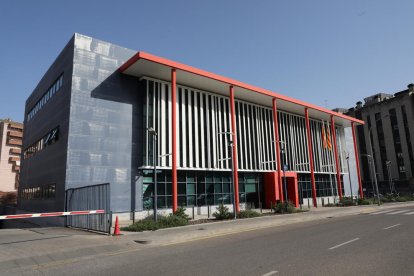 Vista exterior de la comissaria dels Mossos d’Esquadra a Lleida.