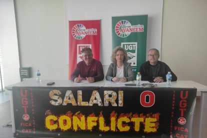 Els representants d’UGT que van oferir ahir la roda de premsa.