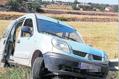 Imagen de la furgoneta siniestrada el pasado 2 de junio en Preixens, en la Noguera. 