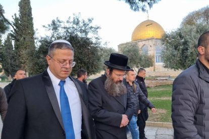 El ministro israelí Itamar Ben Gvir visitó el espacio bajo la protección del Ejército de Israel.